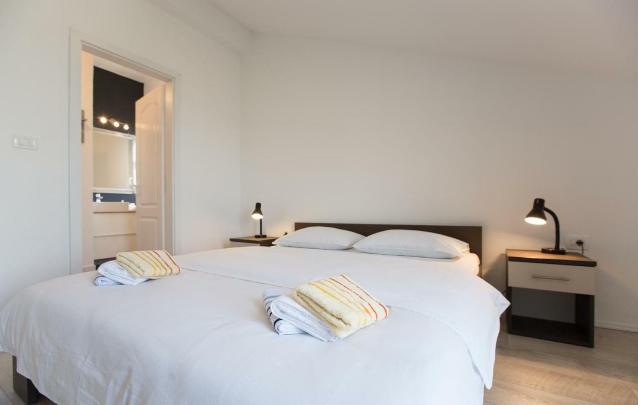 Relaxing Whole Top Floor Apartment By The Sea Zaboric Ngoại thất bức ảnh